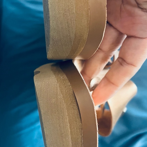 BNWOT Reefs Sandals - Picture 5 of 9